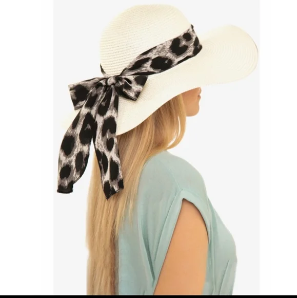 Leopard bow, ivory straw raffia beach summer ocean hat. - Picture 2 of 4
